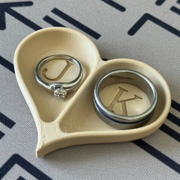 Heart-Shaped Ring Holders - Picture 1 of 2